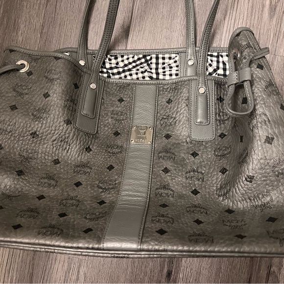 MCM tote - Picture 6 of 6